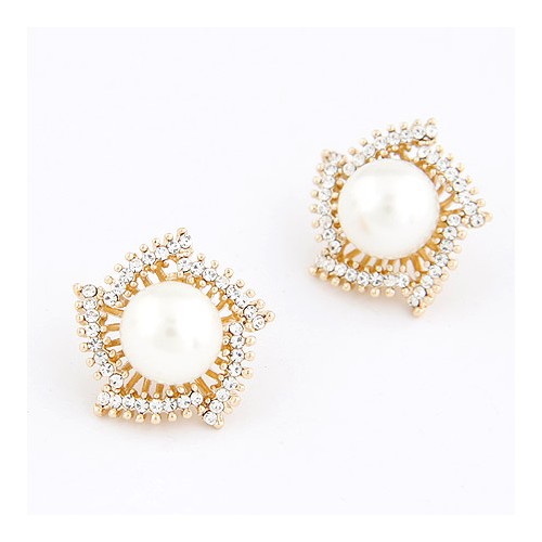 Korean Fashion Pearl Inlaid Elegant Revolving Style Ear Studs