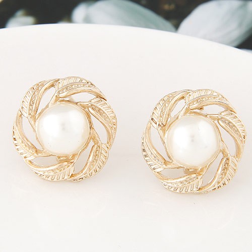 Simplistic Korean Fashion Pearl Centered Revolving Leaves Golden Ear Studs